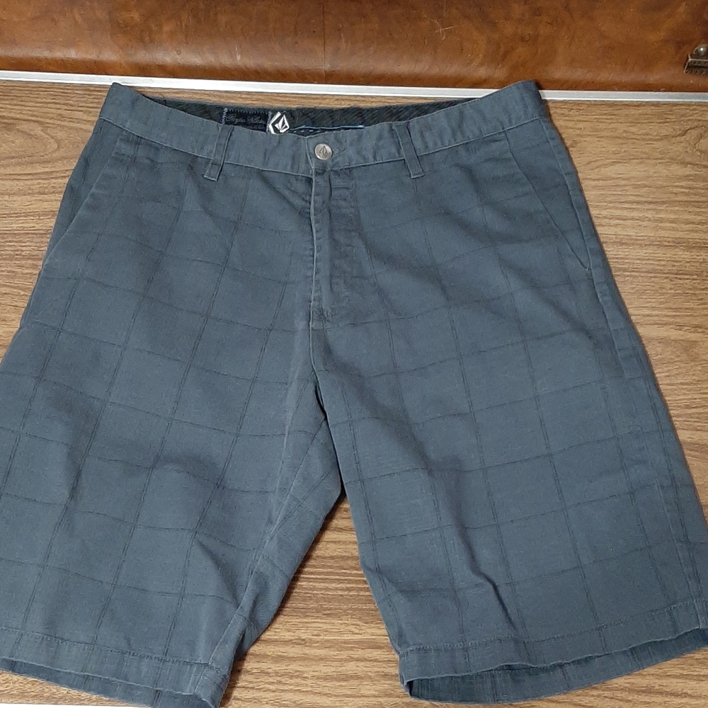 Volcom corpo classic mens shorts size 32